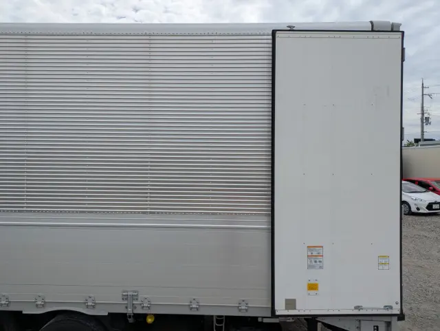 いすゞ ギガ 2PG-CYJ77D(8x4)の写真16