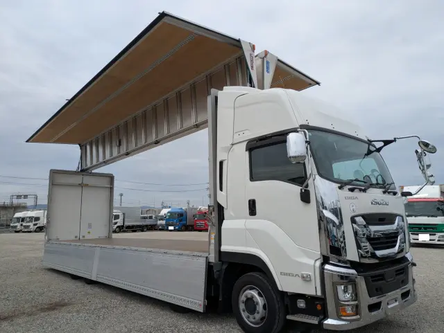 いすゞ ギガ 2PG-CYJ77D(8x4)の写真24