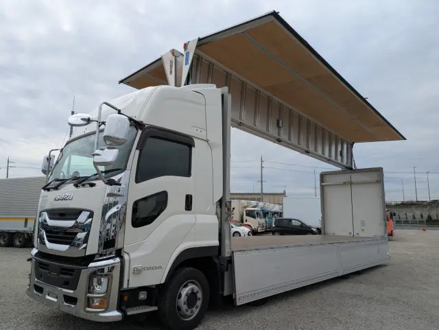 いすゞ ギガ 2PG-CYJ77D(8x4)の写真30