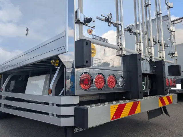 日野 プロフィア 2DG-FR1AHC(6x2)の写真6