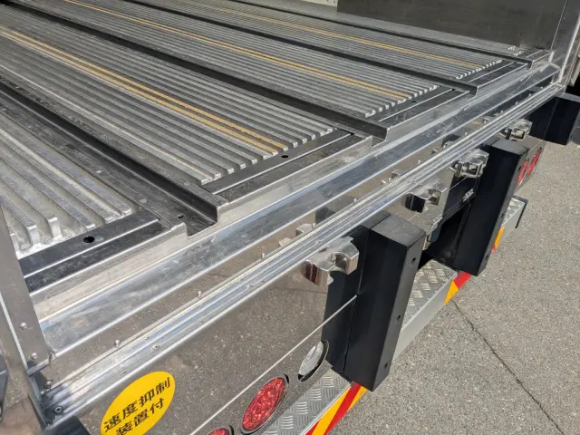 日野 プロフィア 2DG-FR1AHC(6x2)の写真10