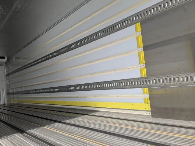 日野 プロフィア 2DG-FR1AHC(6x2)の写真11