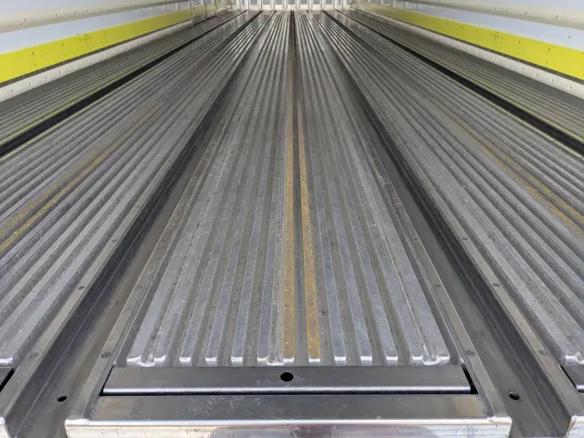 日野 プロフィア 2DG-FR1AHC(6x2)の写真13