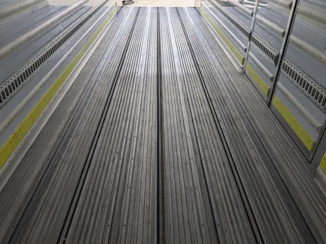 日野 プロフィア 2DG-FR1AHC(6x2)の写真18