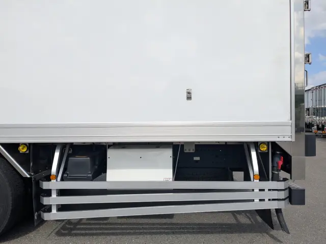 日野 プロフィア 2DG-FR1AHC(6x2)の写真20