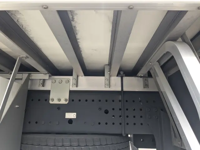 日野 プロフィア 2DG-FR1AHC(6x2)の写真21