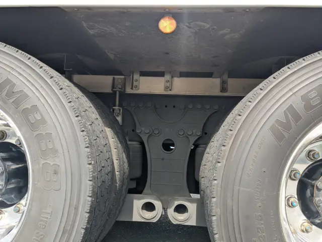 日野 プロフィア 2DG-FR1AHC(6x2)の写真22