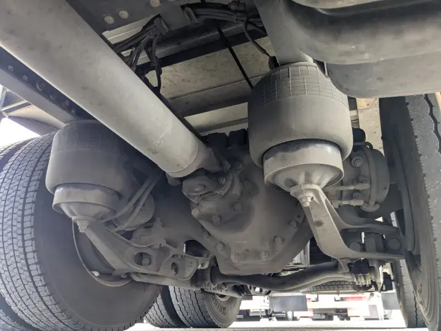 日野 プロフィア 2DG-FR1AHC(6x2)の写真23