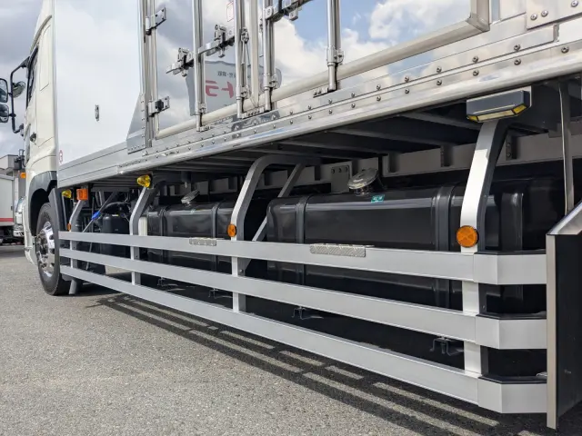 日野 プロフィア 2DG-FR1AHC(6x2)の写真24