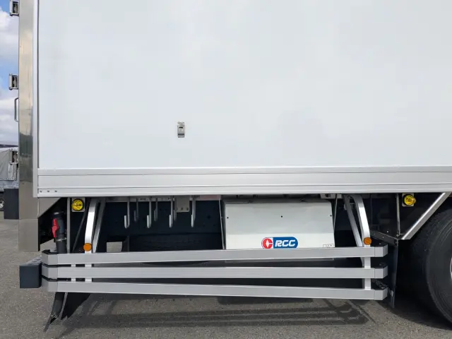 日野 プロフィア 2DG-FR1AHC(6x2)の写真32