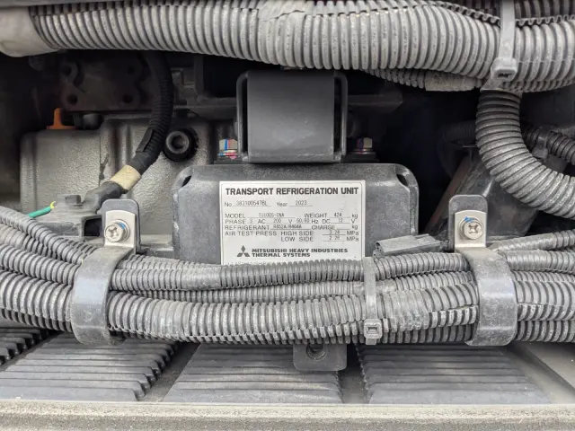 日野 プロフィア 2DG-FR1AHC(6x2)の写真37