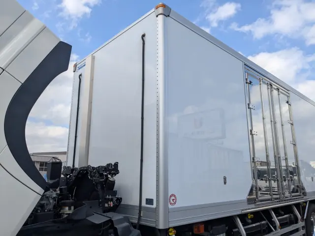 日野 プロフィア 2DG-FR1AHC(6x2)の写真43