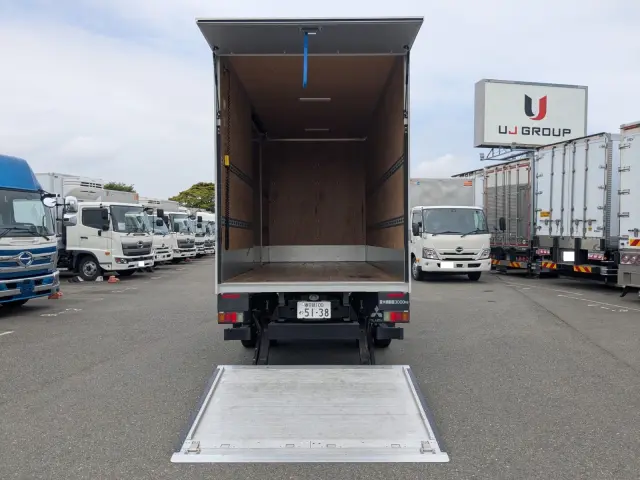 三菱 キャンター 2RG-FEAV0(2WD)の写真8