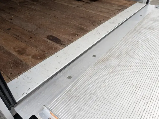 三菱 キャンター 2RG-FEAV0(2WD)の写真12