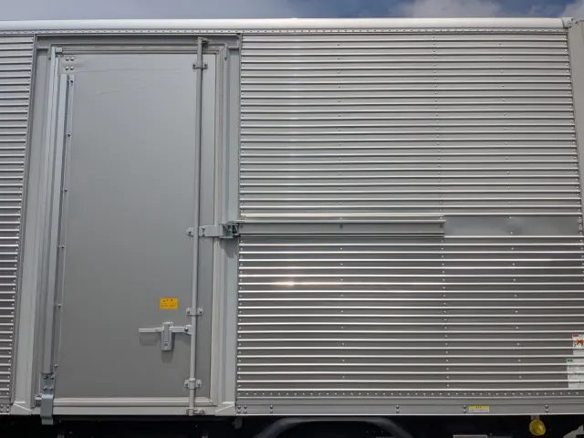 三菱 キャンター 2RG-FEAV0(2WD)の写真31