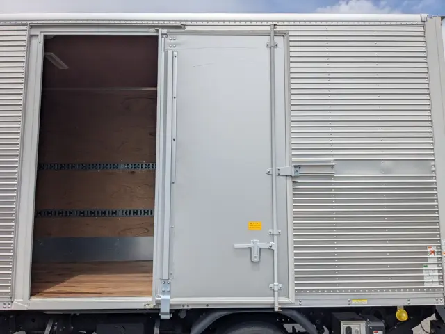 三菱 キャンター 2RG-FEAV0(2WD)の写真32