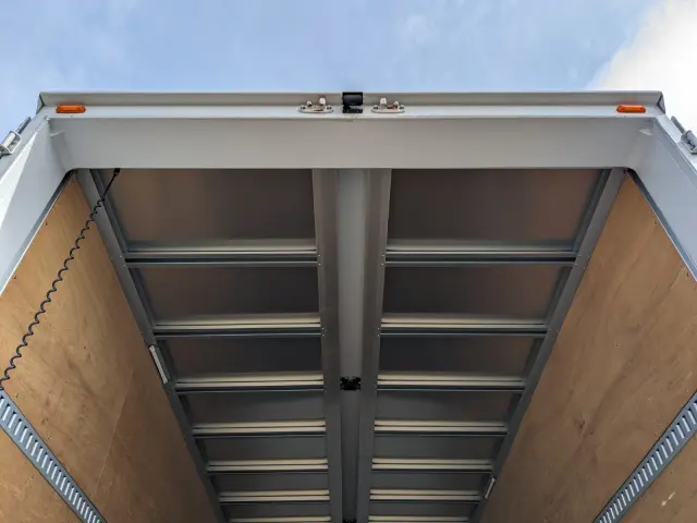 日野 レンジャー 2KG-FD2ABG(2WD)の写真11