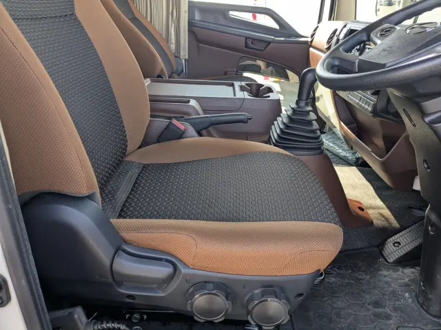 日野 レンジャー 2KG-FD2ABG(2WD)の写真28