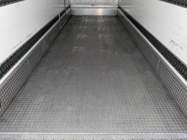 日野 レンジャー 2KG-FD2ABG(2WD)の写真13