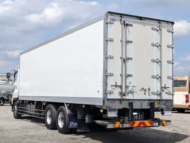 いすゞ ギガ 2KG-CYY77C(6x4)の写真3