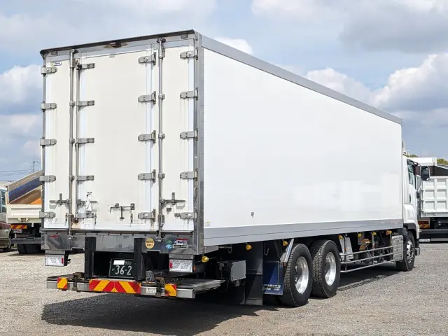 いすゞ ギガ 2KG-CYY77C(6x4)の写真4