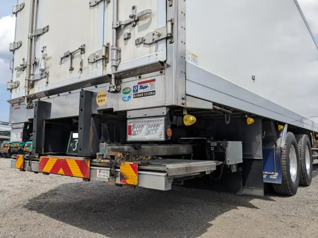 いすゞ ギガ 2KG-CYY77C(6x4)の写真6