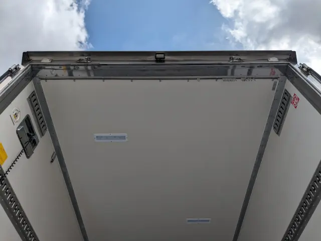 いすゞ ギガ 2KG-CYY77C(6x4)の写真12