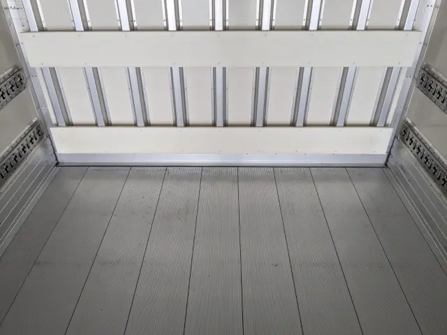 いすゞ ギガ 2KG-CYY77C(6x4)の写真15