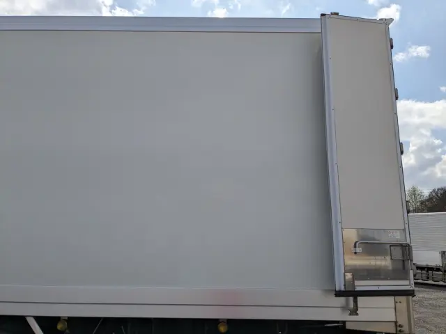 いすゞ ギガ 2KG-CYY77C(6x4)の写真21