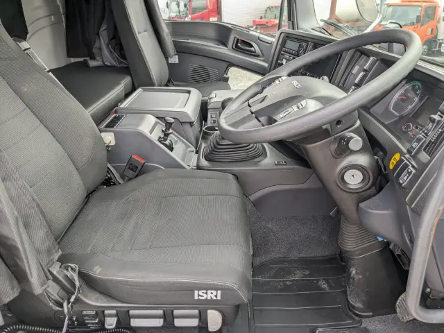 いすゞ ギガ 2KG-CYY77C(6x4)の写真27