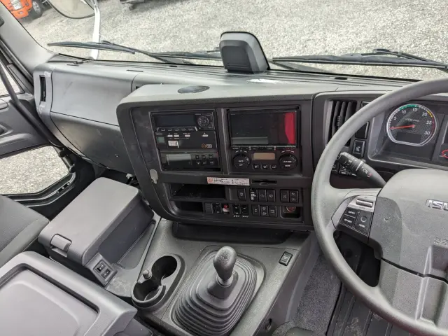 いすゞ ギガ 2KG-CYY77C(6x4)の写真28