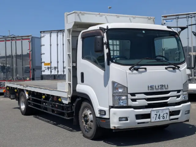 いすゞ フォワード 2RG-FTR90U2(2WD)の写真2