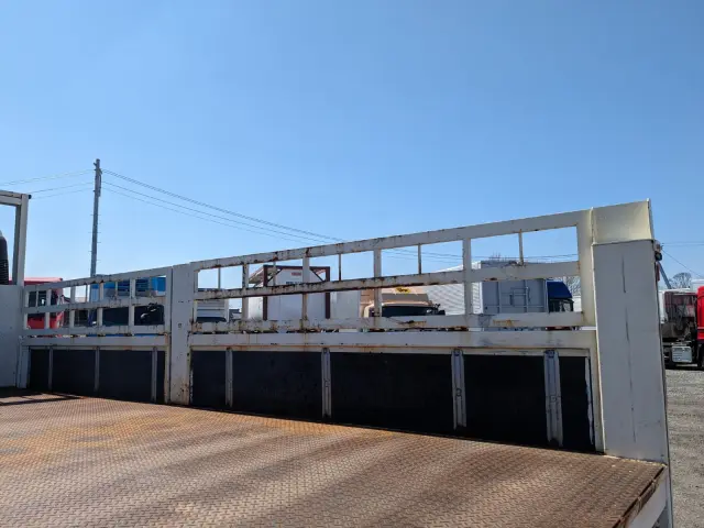 いすゞ フォワード SDG-FRS90S1(4WD)の写真16