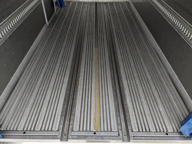 三菱 キャンター TPG-FEB50(2WD)の写真12