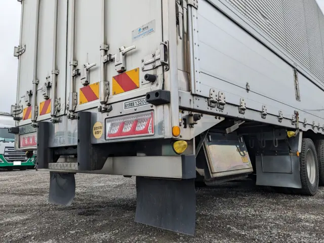 いすゞ ギガ 2PG-CYJ77C(8x4)の写真7