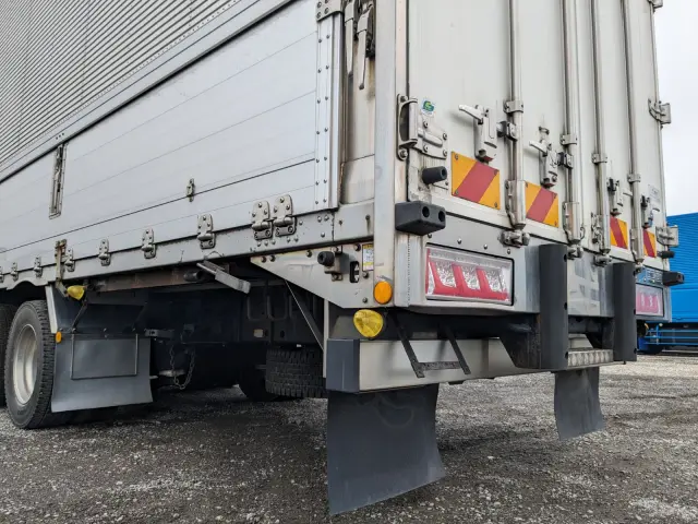 いすゞ ギガ 2PG-CYJ77C(8x4)の写真8