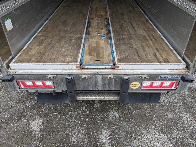 いすゞ ギガ 2PG-CYJ77C(8x4)の写真10