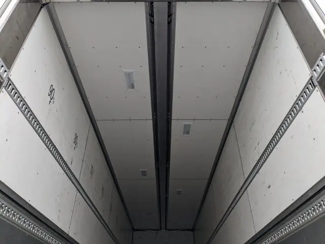 いすゞ ギガ 2PG-CYJ77C(8x4)の写真14