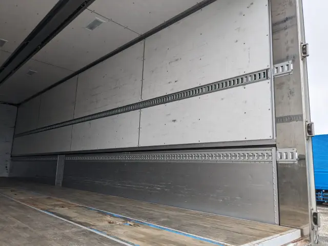 いすゞ ギガ 2PG-CYJ77C(8x4)の写真19