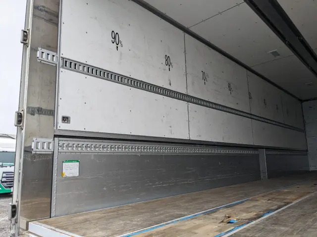 いすゞ ギガ 2PG-CYJ77C(8x4)の写真20