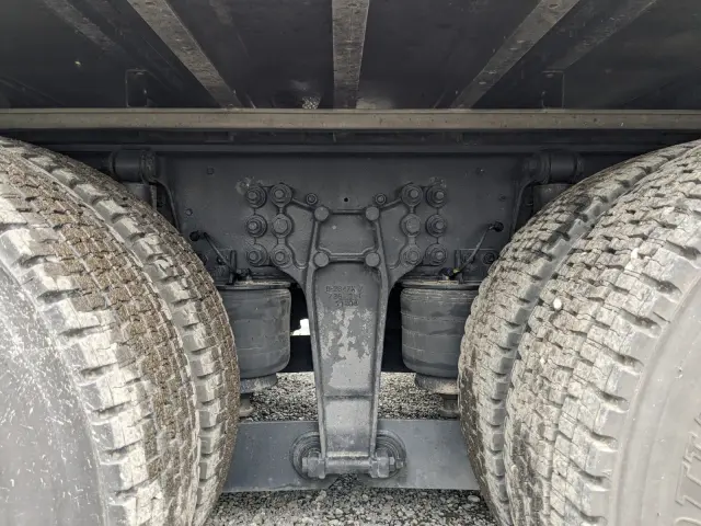 いすゞ ギガ 2PG-CYJ77C(8x4)の写真23