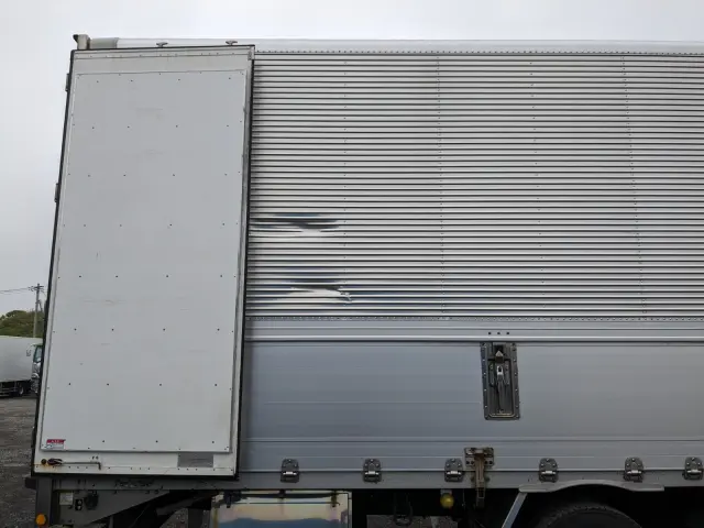 いすゞ ギガ 2PG-CYJ77C(8x4)の写真27