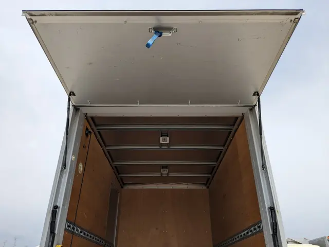 三菱 キャンター TPG-FBA20(2WD)の写真12