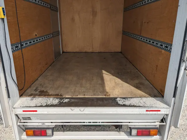 三菱 キャンター TPG-FBA20(2WD)の写真13