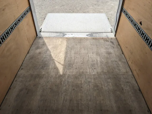 三菱 キャンター TPG-FBA20(2WD)の写真18