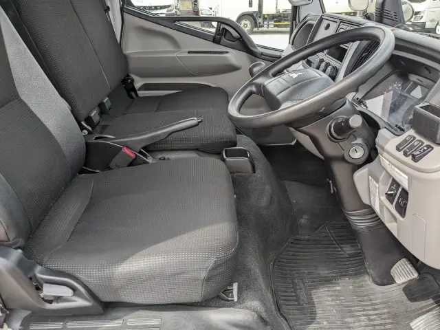 三菱 キャンター TPG-FBA20(2WD)の写真32