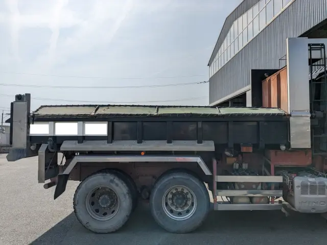 日野 プロフィア QKG-FS1EKAA(6x4)の写真16