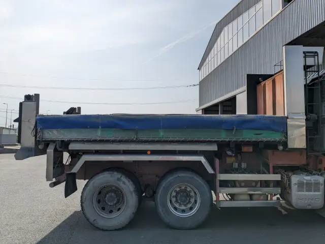 日野 プロフィア QKG-FS1EKAA(6x4)の写真18