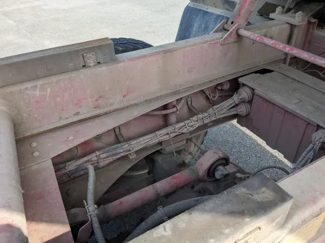 日野 プロフィア QKG-FS1EKAA(6x4)の写真28