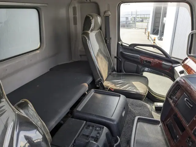 日野 プロフィア QKG-FS1EKAA(6x4)の写真37